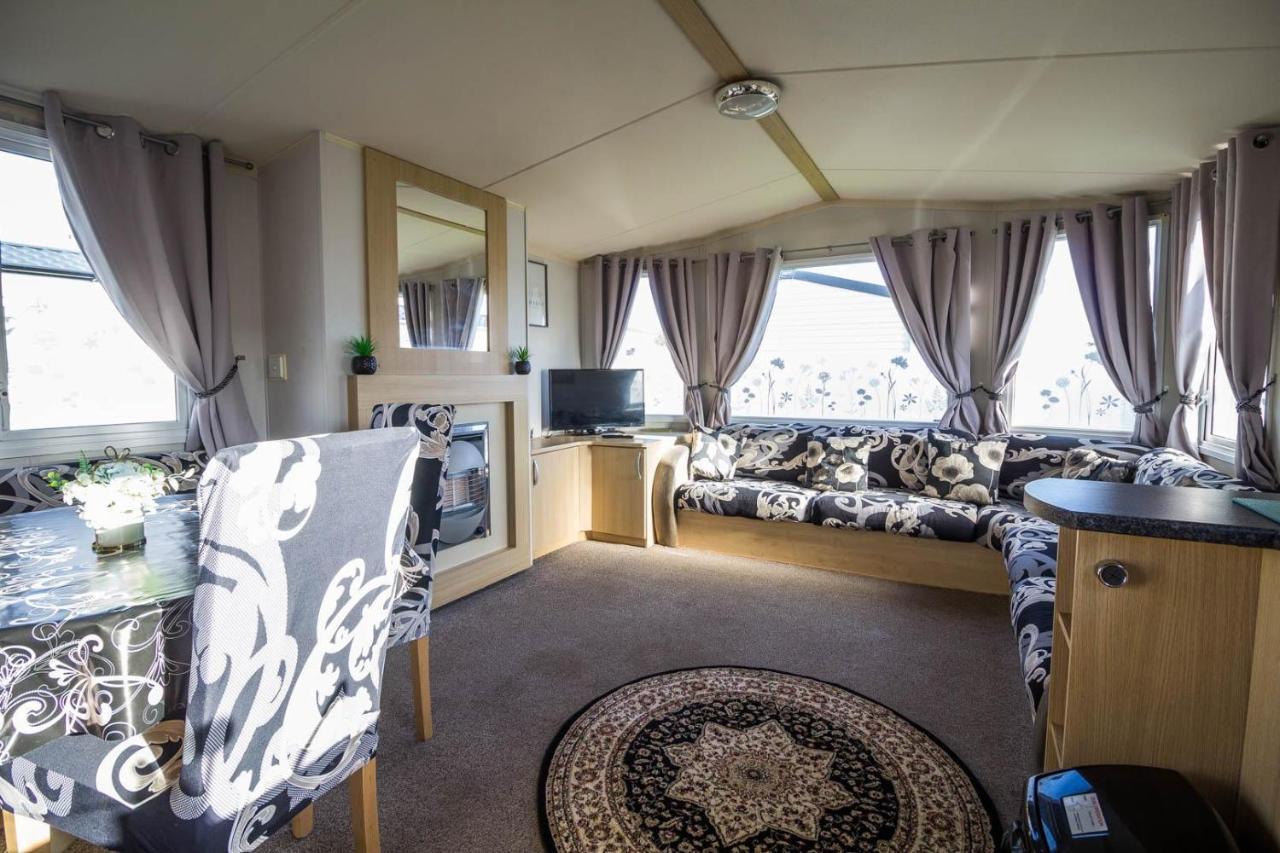Lovely Caravan With Wifi At Broadland Sands In Suffolk Ref 20035Bs Hotel Hopton on Sea Ngoại thất bức ảnh