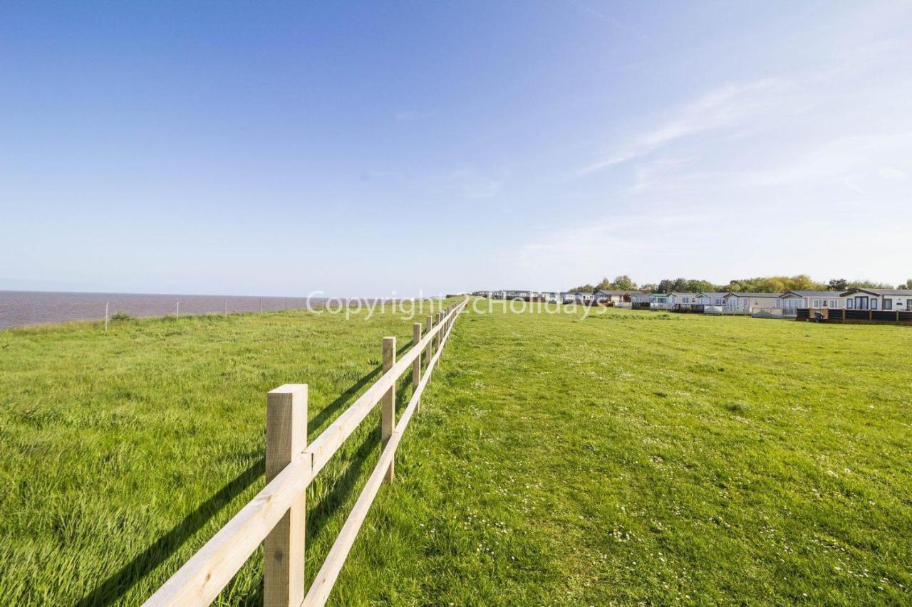 Lovely Caravan With Wifi At Broadland Sands In Suffolk Ref 20035Bs Hotel Hopton on Sea Ngoại thất bức ảnh