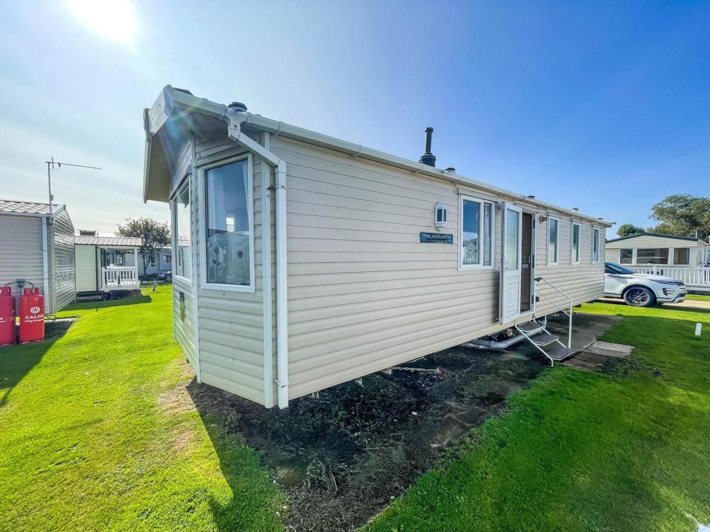 Lovely Caravan With Wifi At Broadland Sands In Suffolk Ref 20035Bs Hotel Hopton on Sea Ngoại thất bức ảnh